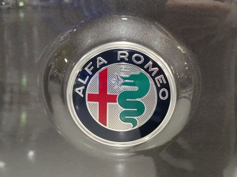 Used 2019 Alfa Romeo Stelvio Ti w/ Nero Edizione AWD/4WD image 10