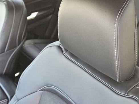 New 2025 Jeep Grand Cherokee Altitude image 14