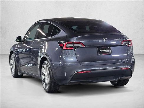 Used 2021 Tesla Model Y Long Range image 8