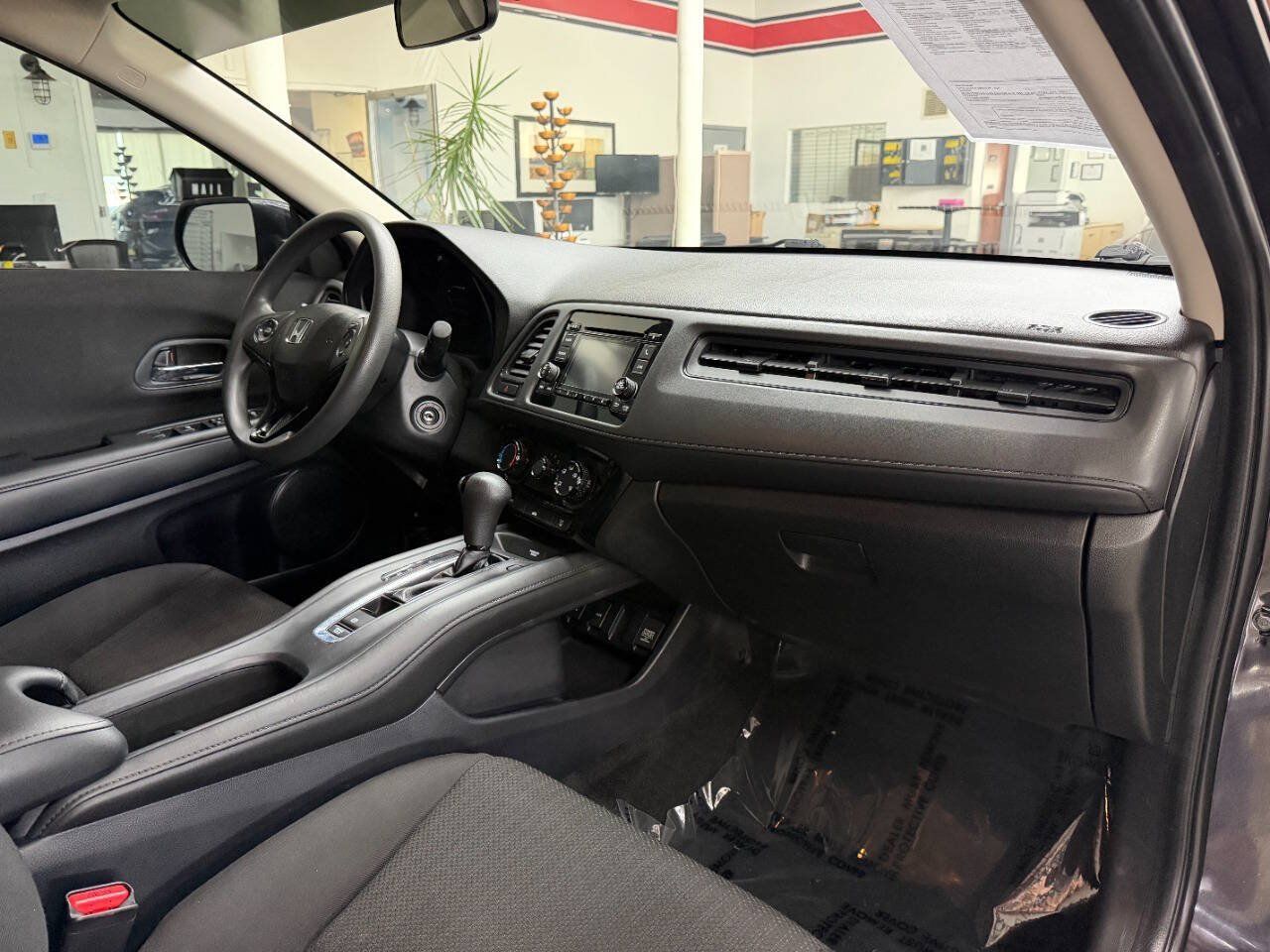 Used 2017 Honda HR-V LX image 18
