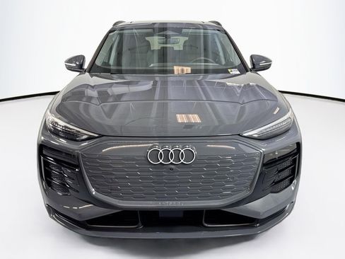Used 2025 Audi Q6 e-tron Premium Plus image 2