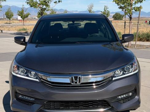 Used 2017 Honda Accord Sport image 2