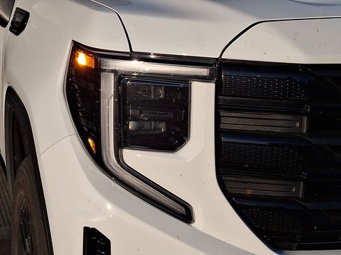 Used 2026 GMC Sierra 1500 Elevation AWD/4WD image 7