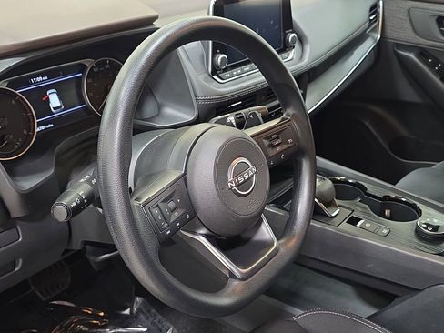 Used 2023 Nissan Rogue S image 14