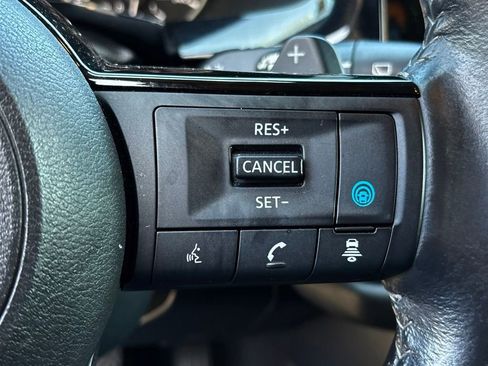 Used 2024 Nissan Pathfinder SL w/ SL Premium Package FWD image 12