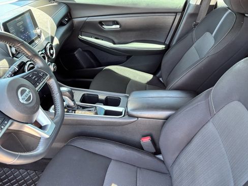 Certified 2021 Nissan Sentra SV FWD image 17