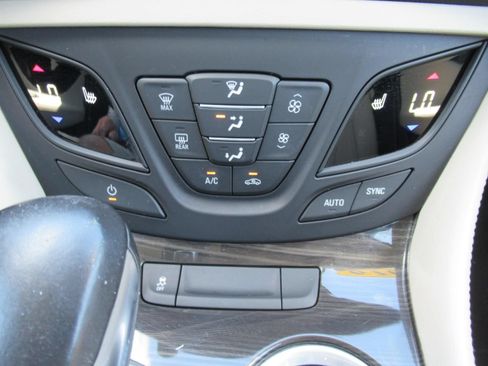 Used 2019 Buick Envision Premium AWD/4WD image 25