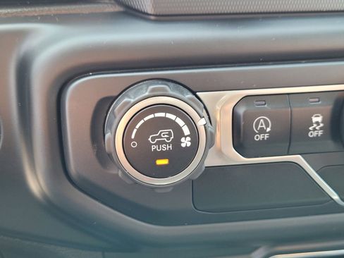 Used 2021 Jeep Wrangler Unlimited Sport image 20