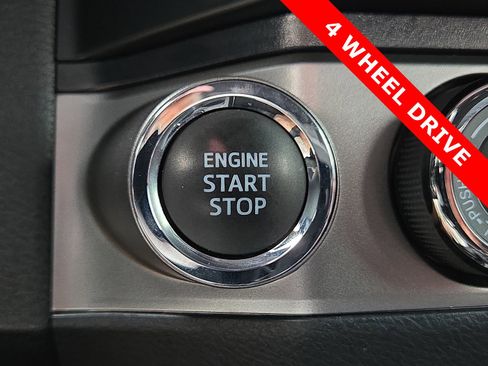 Used 2022 Toyota Tacoma Limited image 20