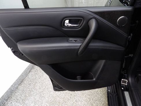 Used 2021 INFINITI QX80 Luxe AWD/4WD image 9