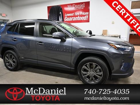 Used 2023 Toyota RAV4 XLE Premium image 4