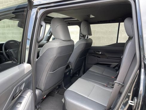 Used 2024 Lexus GX 550 w/ Accessory Package (Z1) AWD/4WD image 10