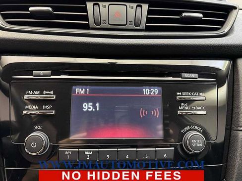 Used 2017 Nissan Rogue S AWD/4WD image 22