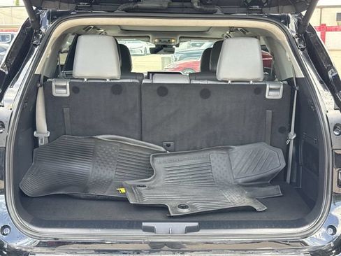 Used 2024 Toyota Highlander Platinum AWD/4WD image 37