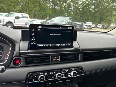 Used 2025 Honda Pilot Elite image 8