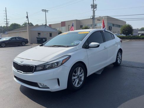 Used 2017 Kia Forte S w/ S Technology Package FWD image 4
