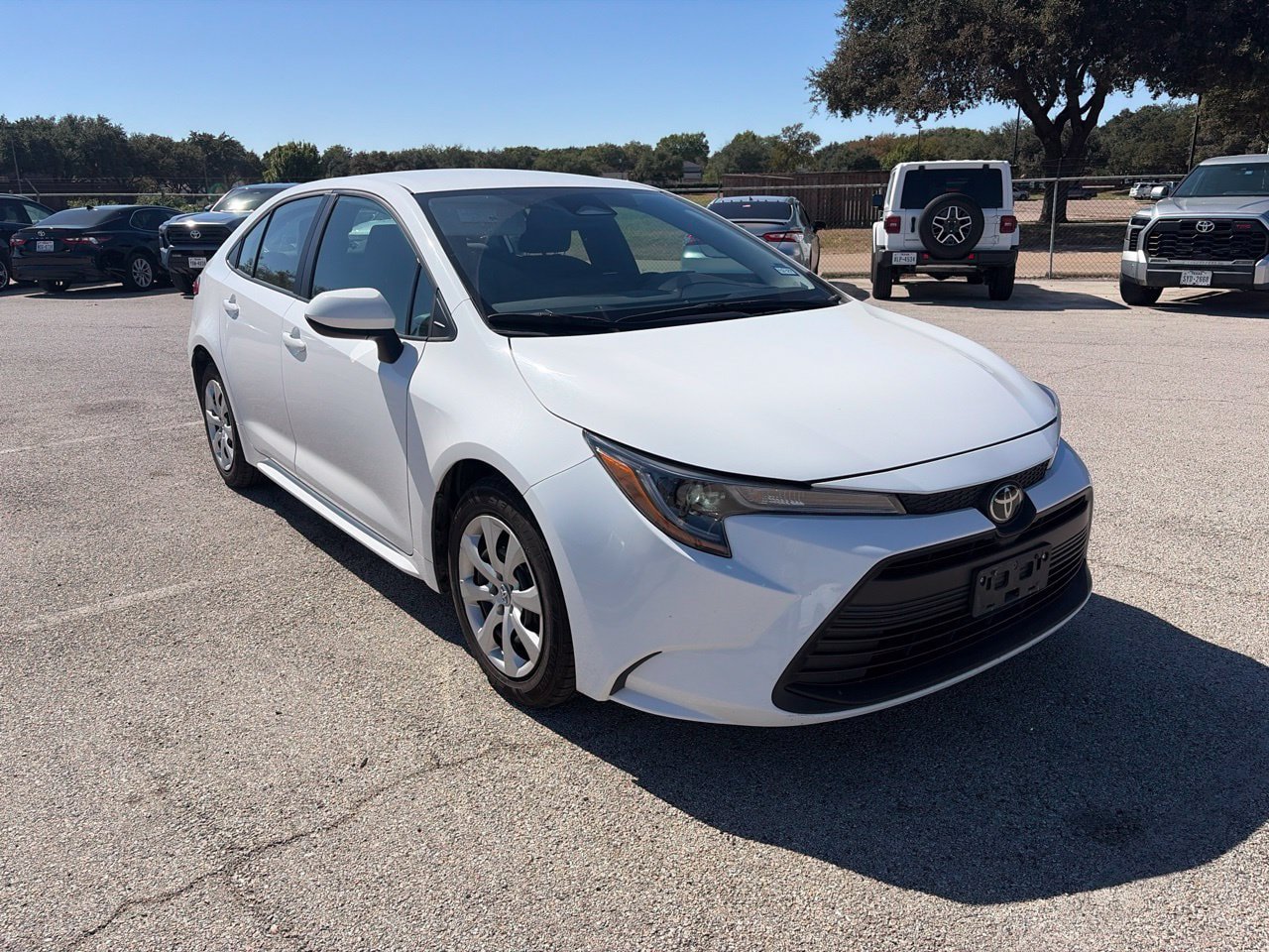 Used 2025 Toyota Corolla LE FWD image 1