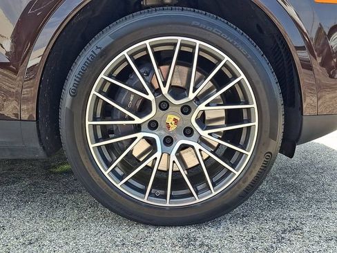 Used 2023 Porsche Cayenne Platinum Edition AWD/4WD image 10