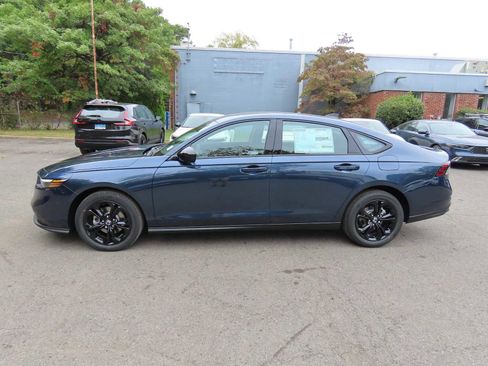 New 2025 Honda Accord SE image 3