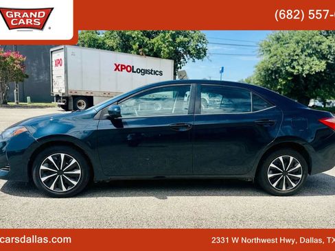 Used 2019 Toyota Corolla LE image 2