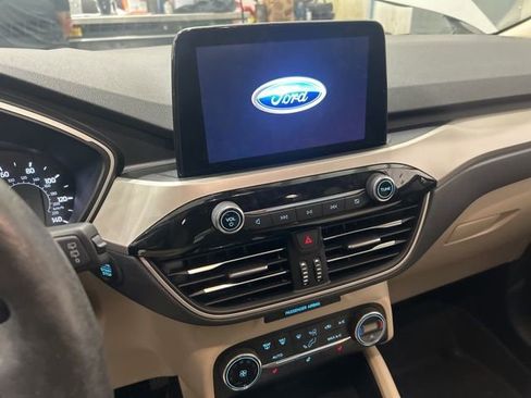 Used 2020 Ford Escape SEL image 7