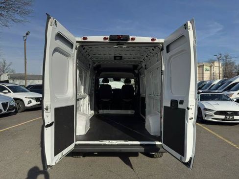 Used 2025 RAM ProMaster 2500 w/ Convenience Group FWD image 7