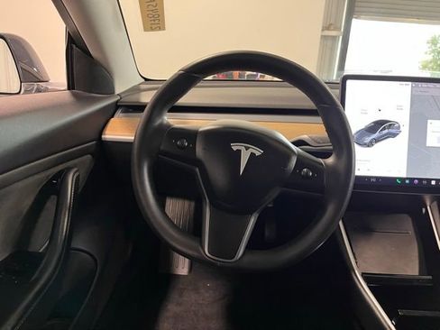 Used 2019 Tesla Model 3 image 22