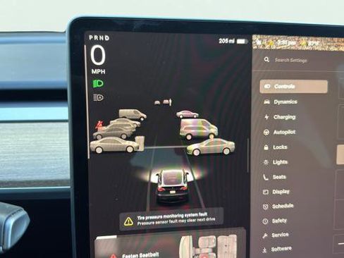 Used 2022 Tesla Model Y Long Range image 16