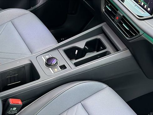 New 2026 Volkswagen Tiguan SE image 11