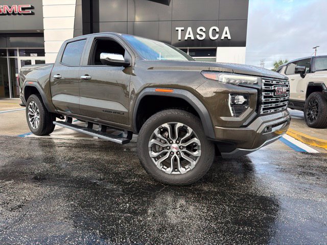 Used 2023 GMC Canyon Denali AWD/4WD image 1