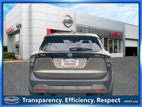 Certified 2025 Nissan Kicks SV image 7