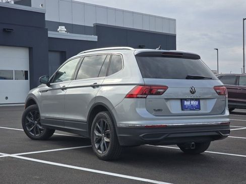 Used 2023 Volkswagen Tiguan SE AWD/4WD image 10