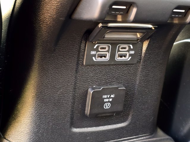 Used 2025 Jeep Wrangler Unlimited Sahara AWD/4WD image 25