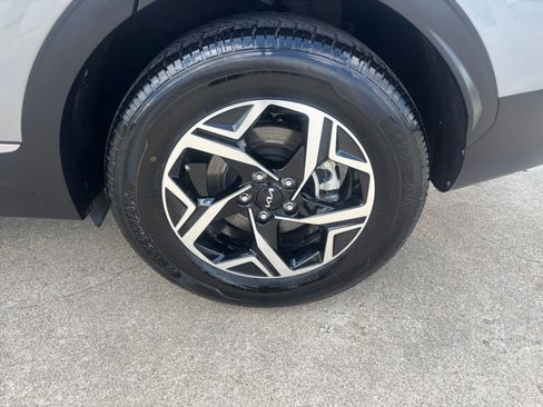 Used 2024 Kia Sportage LX image 29