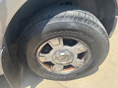 Used 2013 Ford F150 XLT AWD/4WD image 16
