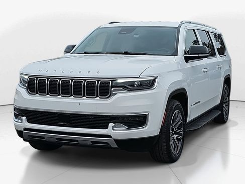 Used 2024 Jeep Wagoneer L Series II image 10