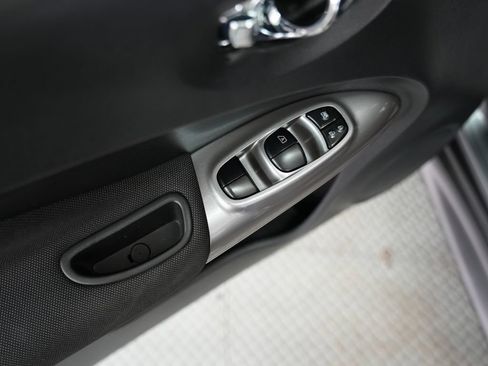 Used 2013 Nissan Juke SV AWD/4WD image 31