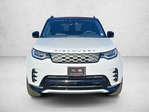 Certified 2023 Land Rover Discovery Metropolitan Edition image 2