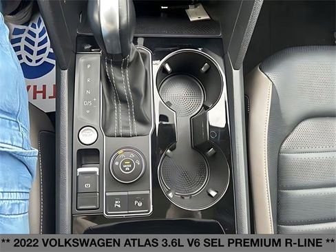 Used 2022 Volkswagen Atlas SEL Premium image 33