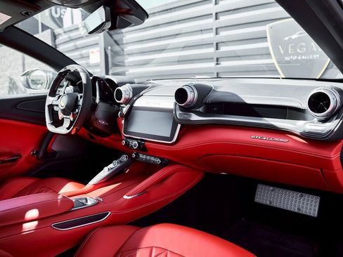 Used 2020 Ferrari GTC4Lusso V12 image 44