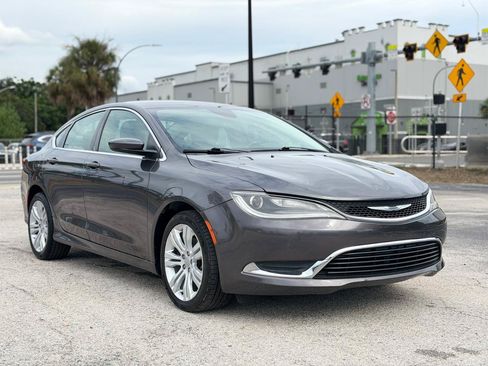 Used 2015 Chrysler 200 Limited w/ Convenience Group FWD image 7