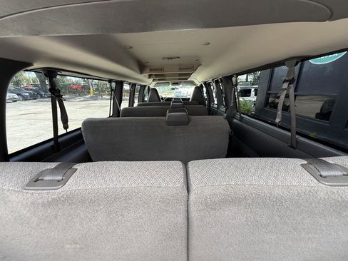 Used 2017 Chevrolet Express 3500 LT w/ LT Preferred Equipment Group RWD image 25