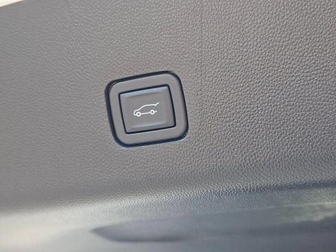 Certified 2023 Chevrolet Traverse LT AWD/4WD image 25