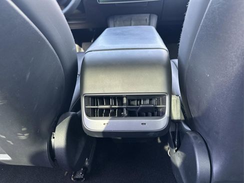 Used 2022 Tesla Model 3 image 31