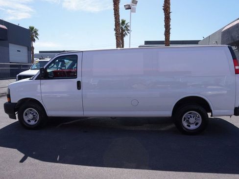 Used 2018 Chevrolet Express 2500 Extended w/ Communications Package RWD image 3