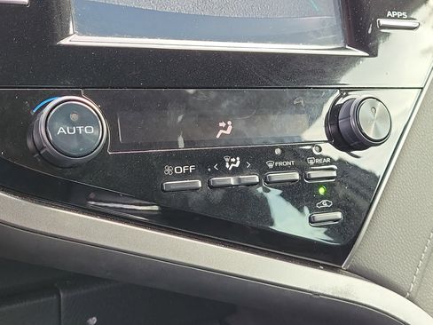 Used 2019 Toyota Camry SE image 28