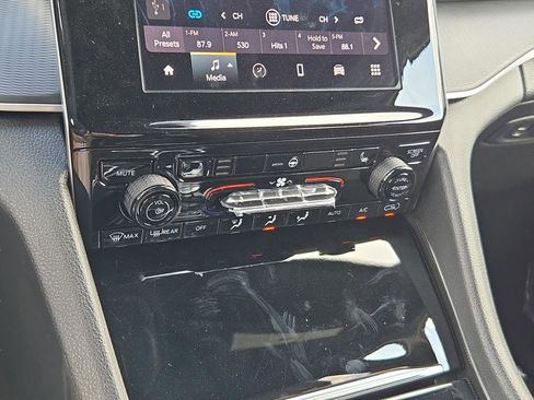 New 2025 Jeep Grand Cherokee Altitude RWD image 36