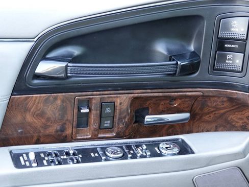 Used 1993 Buick Park Avenue Ultra FWD image 61