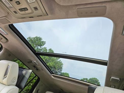 Used 2023 Cadillac Escalade Premium Luxury Platinum w/ Heavy-Duty Trailer Package image 12