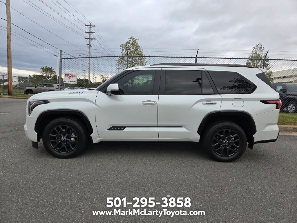 Used 2024 Toyota Sequoia Platinum AWD/4WD image 7